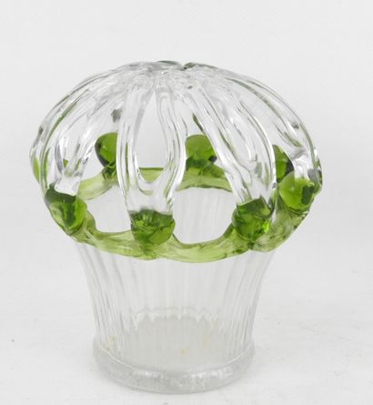 VASE en verre soufflé. Haut.: 15 cm.