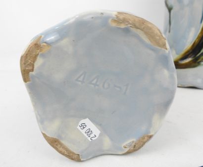PAIRE DE VASES rouleau en faïence à décor...