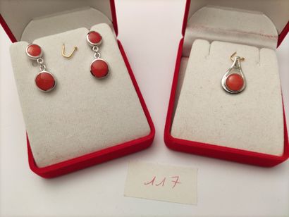LOT en argent (925 millièmes) et corail rouge...