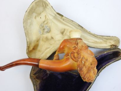 FRANCE. PIPE en écume représentant une tête...