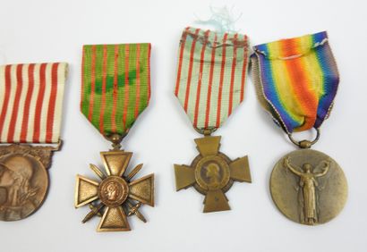 FRANCE. Suite de 5 médailles 14-18, croix...