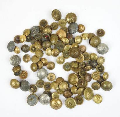 FRANCE. Lot de 106 boutons environ d'époque...