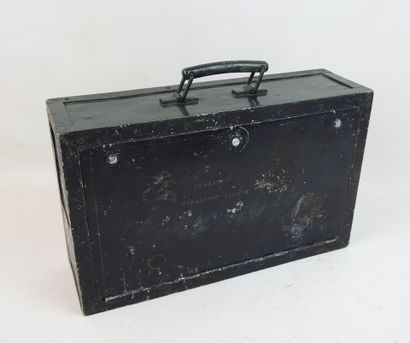 FRANCE-URSS. Caissette à outils en tôle d'aluminium...