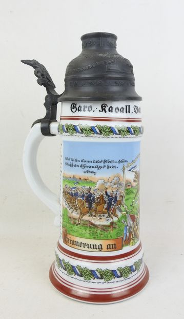 ALLEMAGNE. Chope de réserviste en porcelaine...