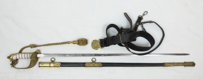 ITALIE. Sabre d'officier de marine, fusée...