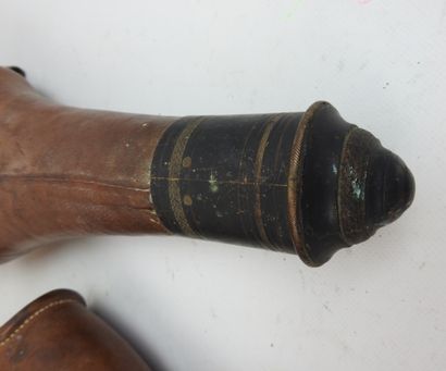 FRANCE. Paire de fontes à pistolet d'officier...