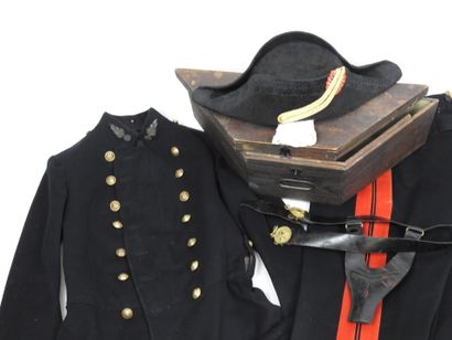 FRANCE. Tenue d'élève de l'école polytechnique...