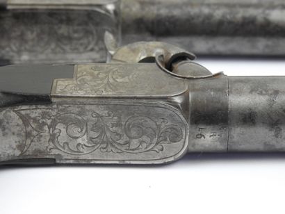 BELGIQUE. Paire de pistolets à coffre à percussion,...