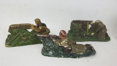 JOUETS. JRD, suite de 8 figurines en composition...