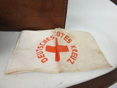 ALLEMAGNE. DRK (Deutsche rote kreuz), brassard...