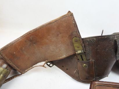 
FRANCE. Paire dépareillée de fontes à pistolet...