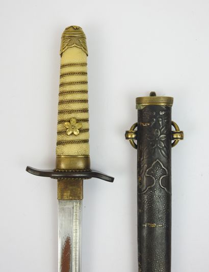 JAPON. Dague d'officier de la marine impériale...