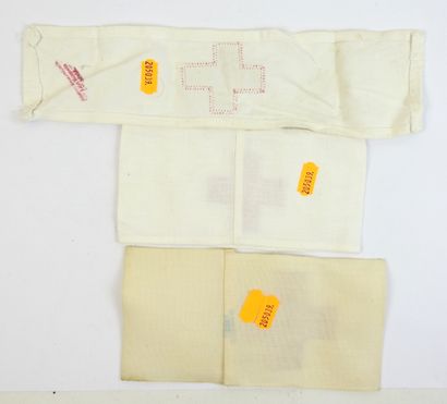 FRANCE. Lot de 3 brassards de la croix rouge,...