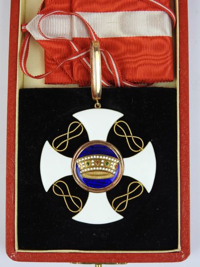 ITALIE. Ordre de la couronne, croix de commandeur...