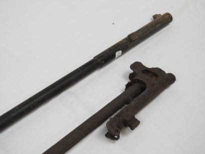 
DIVERS. Epave de fusil Lee-Enfield et de...
