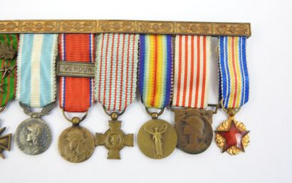 FRANCE. Barrettes de 8 miniatures d'un vétéran...
