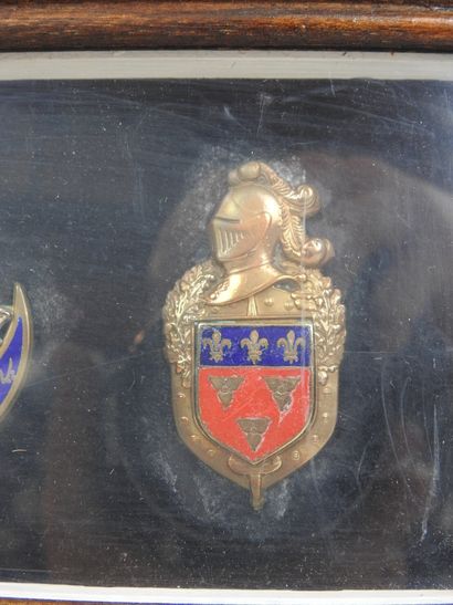 FRANCE. Small coaster containing the insignia...