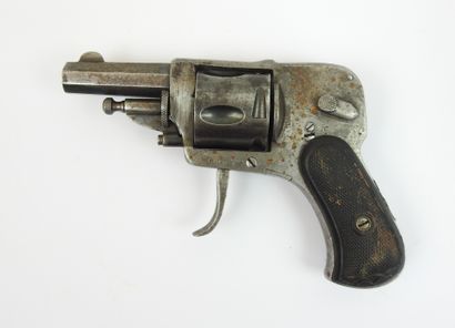 FRANCE. Revolver Velodog Hammerless à percussion...