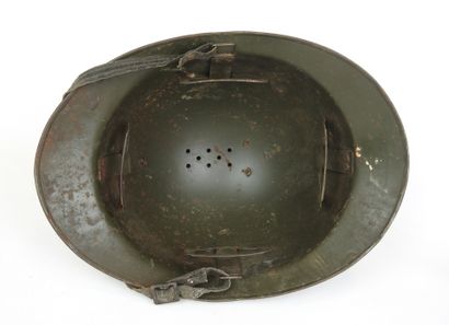 FRANCE. Casque Adrian modèle 1926 de la défense...