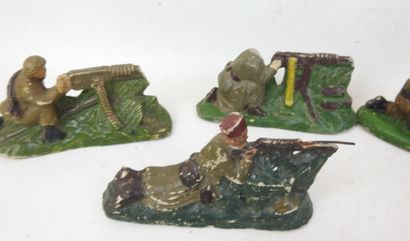 JOUETS. JRD, suite de 8 figurines en composition...