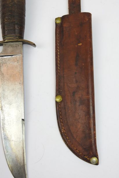 FRANCE. Couteau non réglementaire pour les...