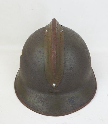 
FRANCE. Casque Adrian modèle 1926 en acier...