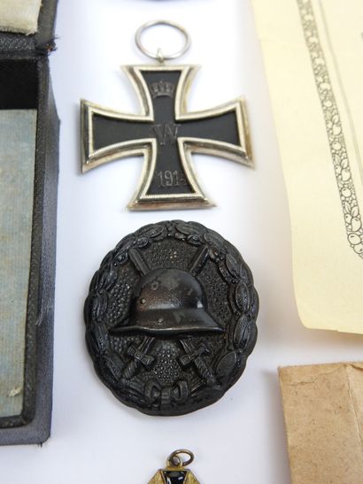 BAVIERE. Wooden box covered with black percaline...