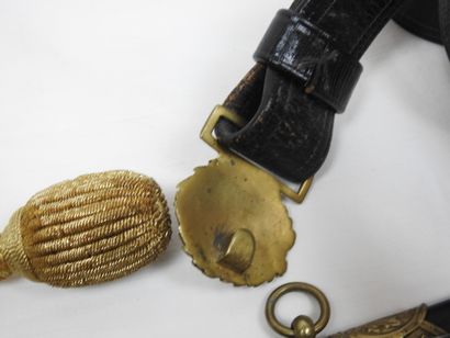 ITALIE. Sabre d'officier de marine, fusée...