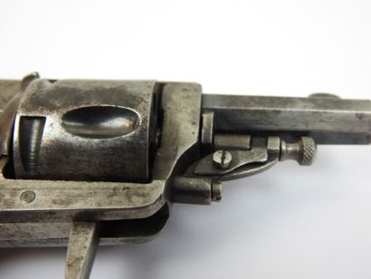 FRANCE. Revolver Velodog Hammerless à percussion...