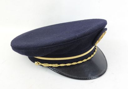 MISCELLANEOUS. Officer's cap in black cloth...