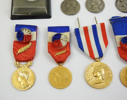 FRANCE. Lot de 10 médailles d'honneur, ministère...