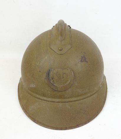 FRANCE. Casque Adrian modèle 1915 de l'armée...