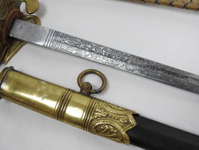 ITALIE. Sabre d'officier de marine, fusée...