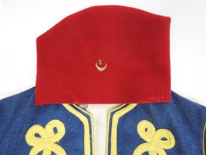 FRANCE. Tenue de tradition de tirailleur...