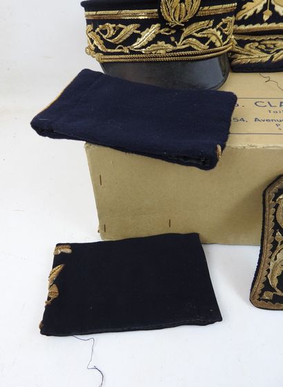 FRANCE. Suite de 4 broderies de manches,...