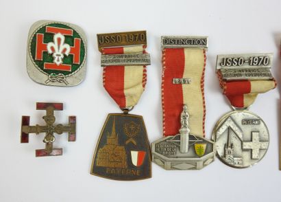 FRANCE. Lot de 8 médailles sportives suisse,...