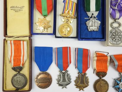FRANCE. Lot de médailles diverses, mérite...