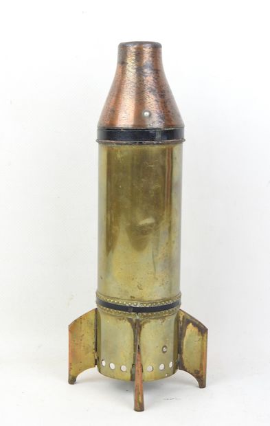 FRANCE. Bouteille en verre recouverte de...