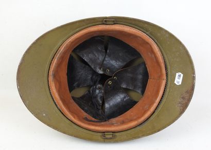 FRANCE. Casque Adrian modèle 1915 de l'armée...