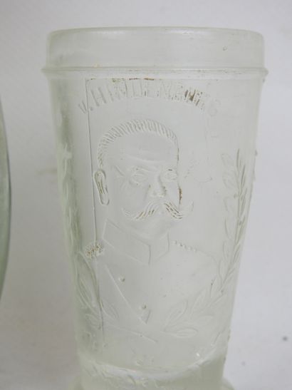 ALLEMAGNE. Suite de 2 flacons en verre provenant...