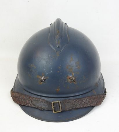 FRANCE. Casque Adrian modèle 1915 en acier...