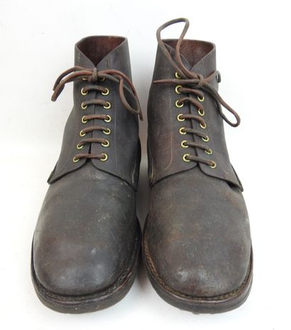 FRANCE. Paire de brodequins modèle 1917 en...