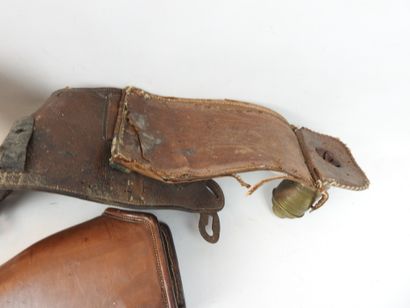 
FRANCE. Paire dépareillée de fontes à pistolet...