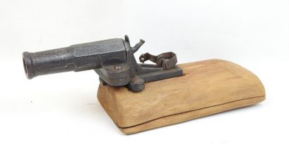 FRANCE. Canon d'alarme en acier monté sur...