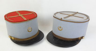 FRANCE. Suite de 2 képis, adjudant-chef des...