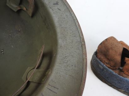 
FRANCE. Casque Adrian modèle 1926 en acier...