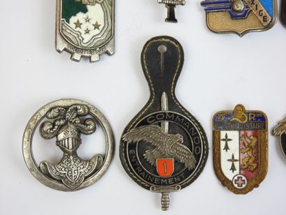 
FRANCE. Lot de 14 insignes régimentaires...