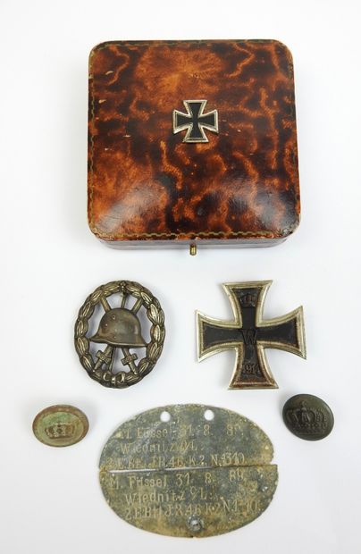 ALLEMAGNE. Boite à couvercle orné d'une croix...