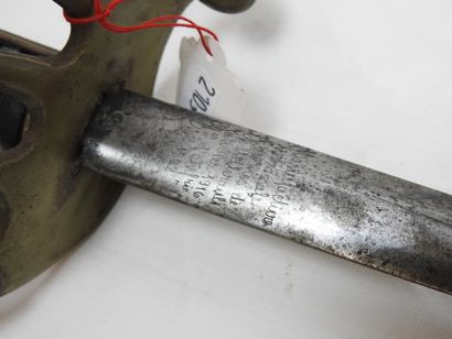 FRANCE. Sabre d'officier modèle 1882, fusée...