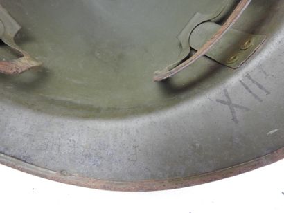 
FRANCE. Casque Adrian modèle 1926 en acier...